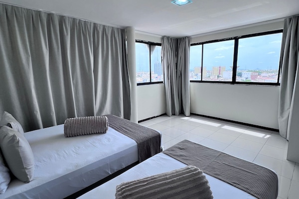 Elite Room | Desk, blackout drapes, iron/ironing board (on request), WiFi (free)