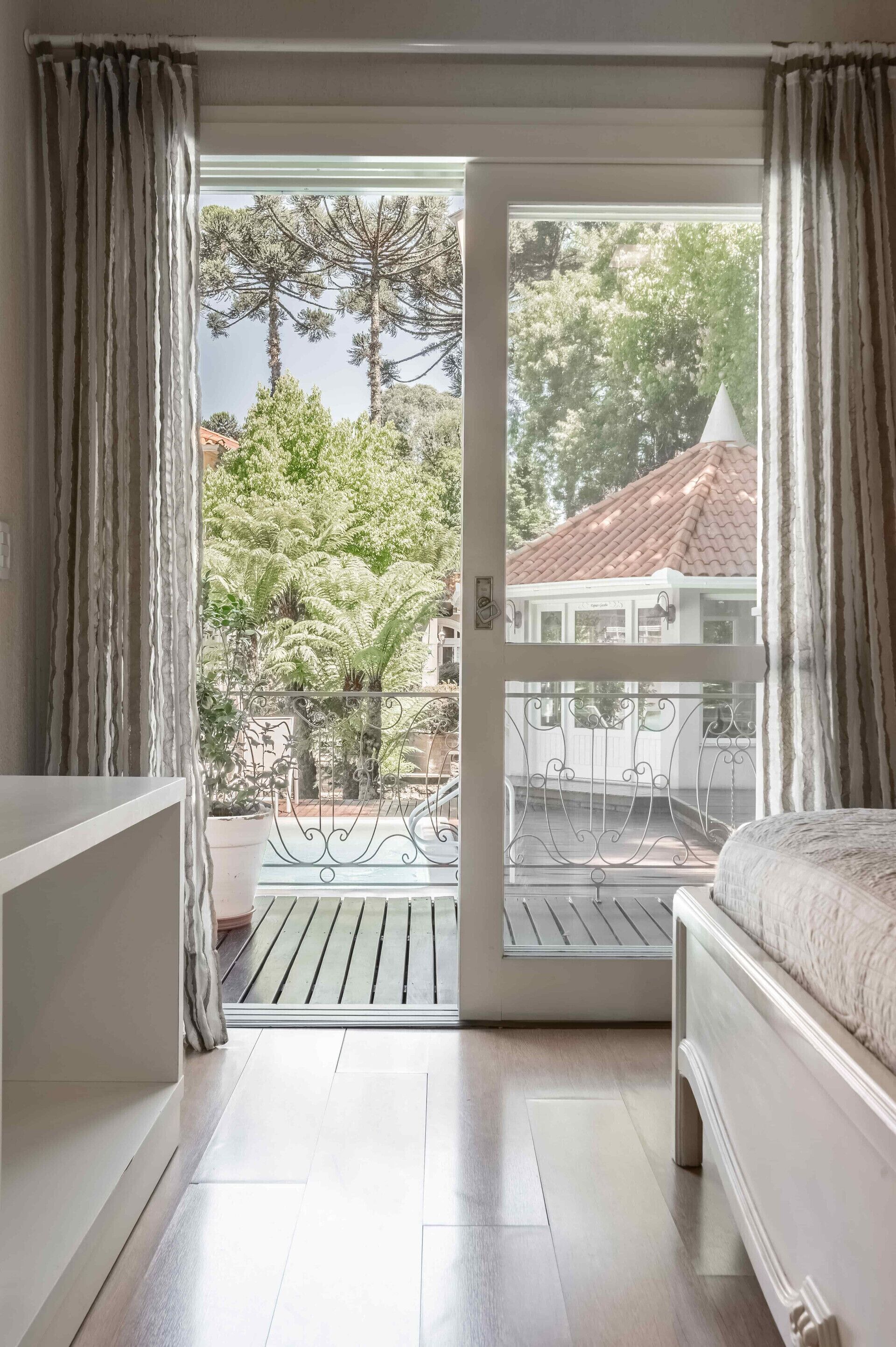 Literie de qualité supérieure, minibar, décoration personnalisée