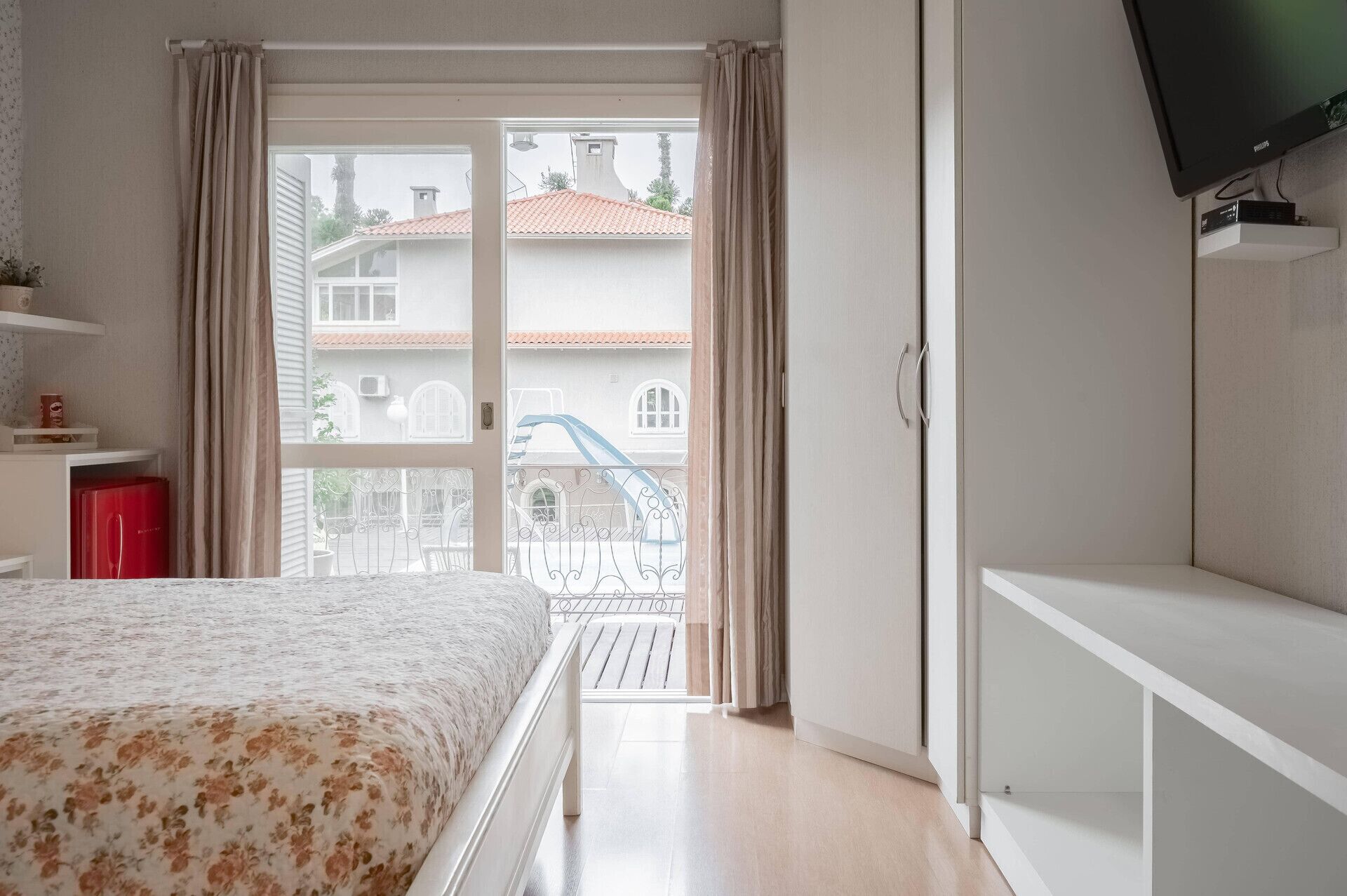 Literie de qualité supérieure, minibar, décoration personnalisée