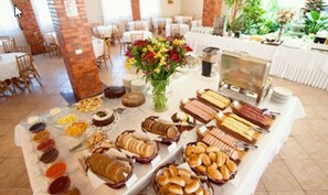 Desayuno buffet incluido todos los días 