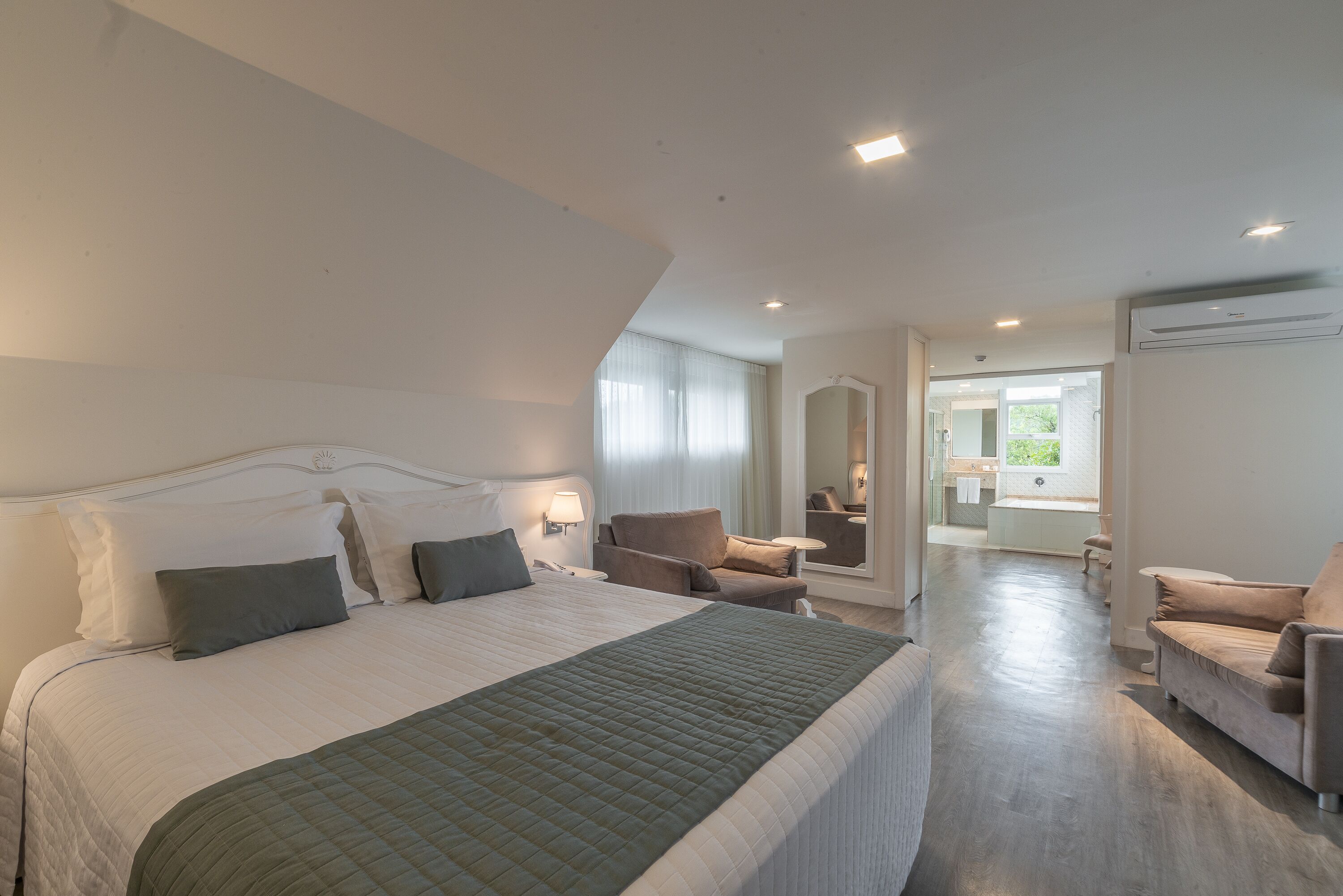 honeymoon suite | 1 bedroom, minibar, individually furnished, blackout curtains