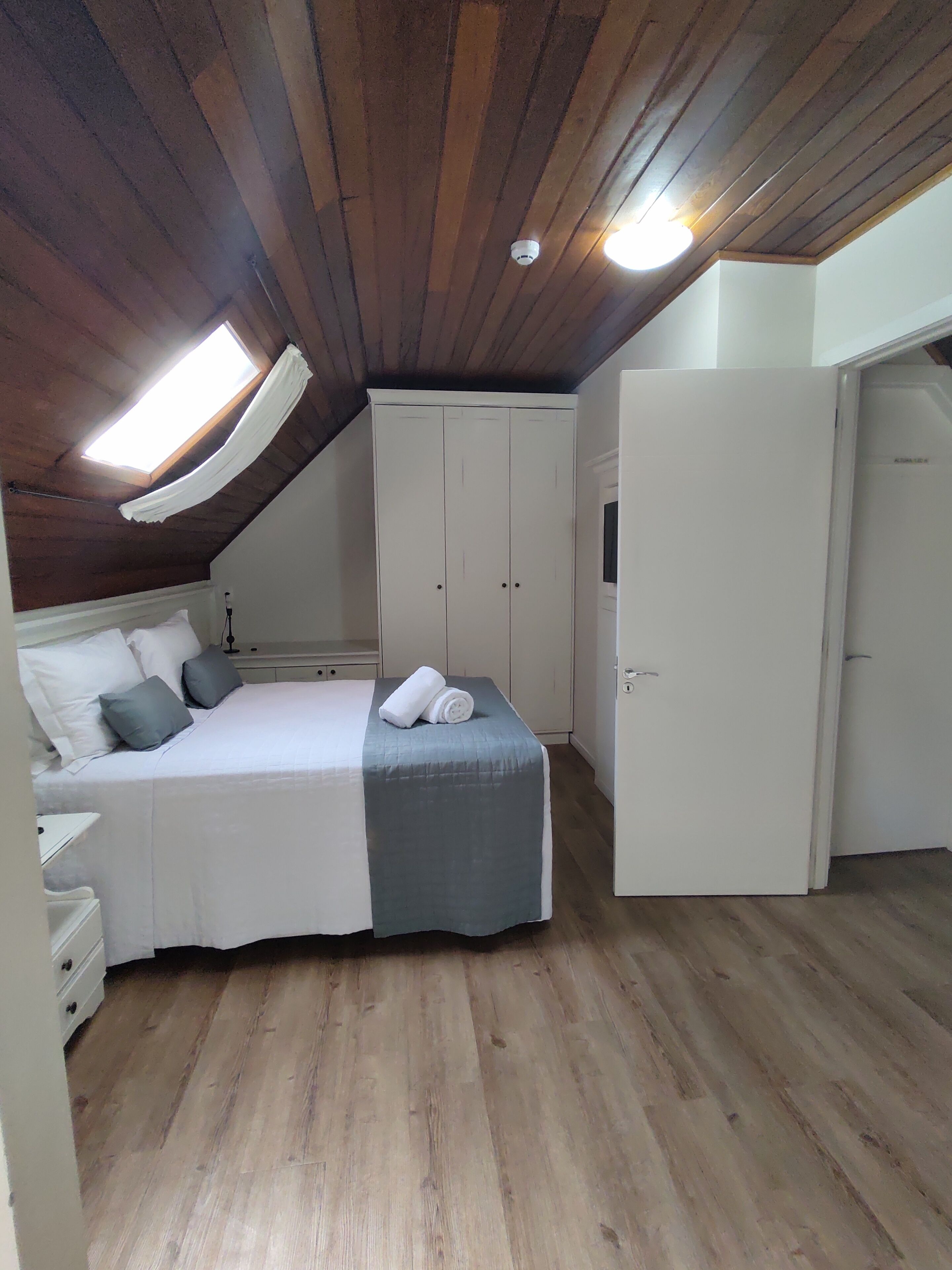 deluxe apartment | 1 bedroom, minibar, individually furnished, blackout curtains