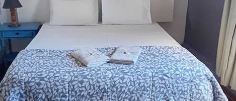 Double or Twin Room | Soundproofing, free WiFi, bed sheets