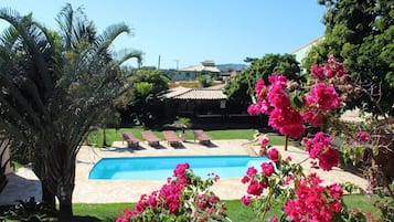 Piscina | Una piscina al aire libre