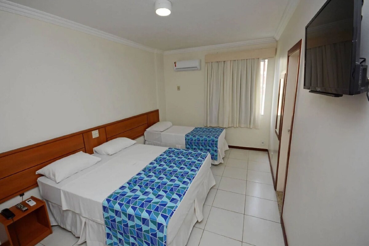 Minibar, escritorio, cortinas blackout y cunas gratuitas 