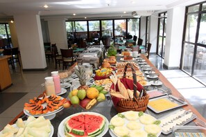 Desayuno bufé gratuito y diario