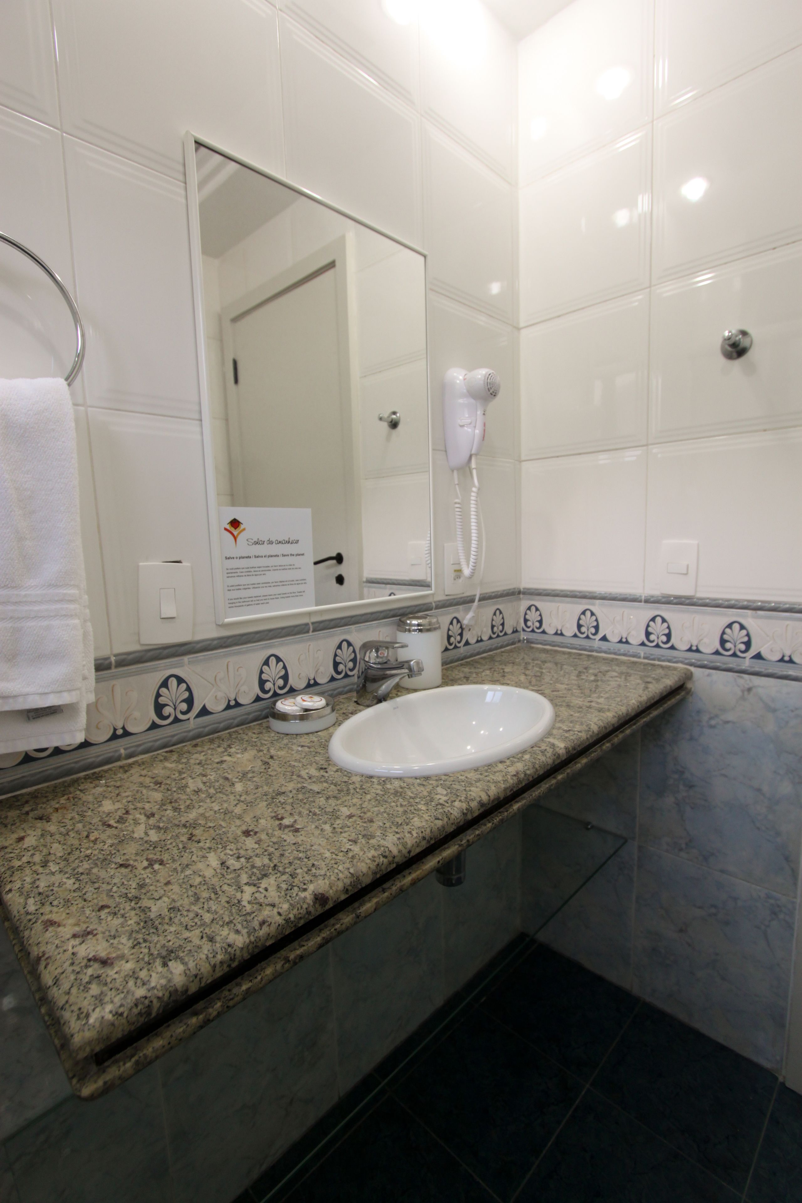 shower, free toiletries, towels