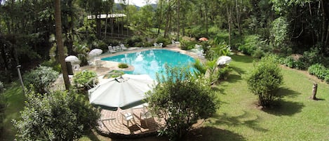 Outdoor pool, sun loungers