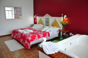 Suite, tina | Minibar, cortinas blackout, wifi y ropa de cama 