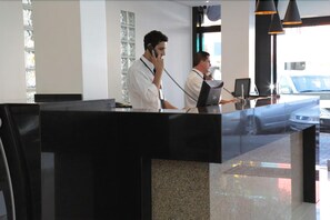 Lobby - Golden Hotel (Chapecä)