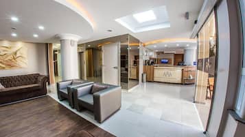Quầy tiếp tân