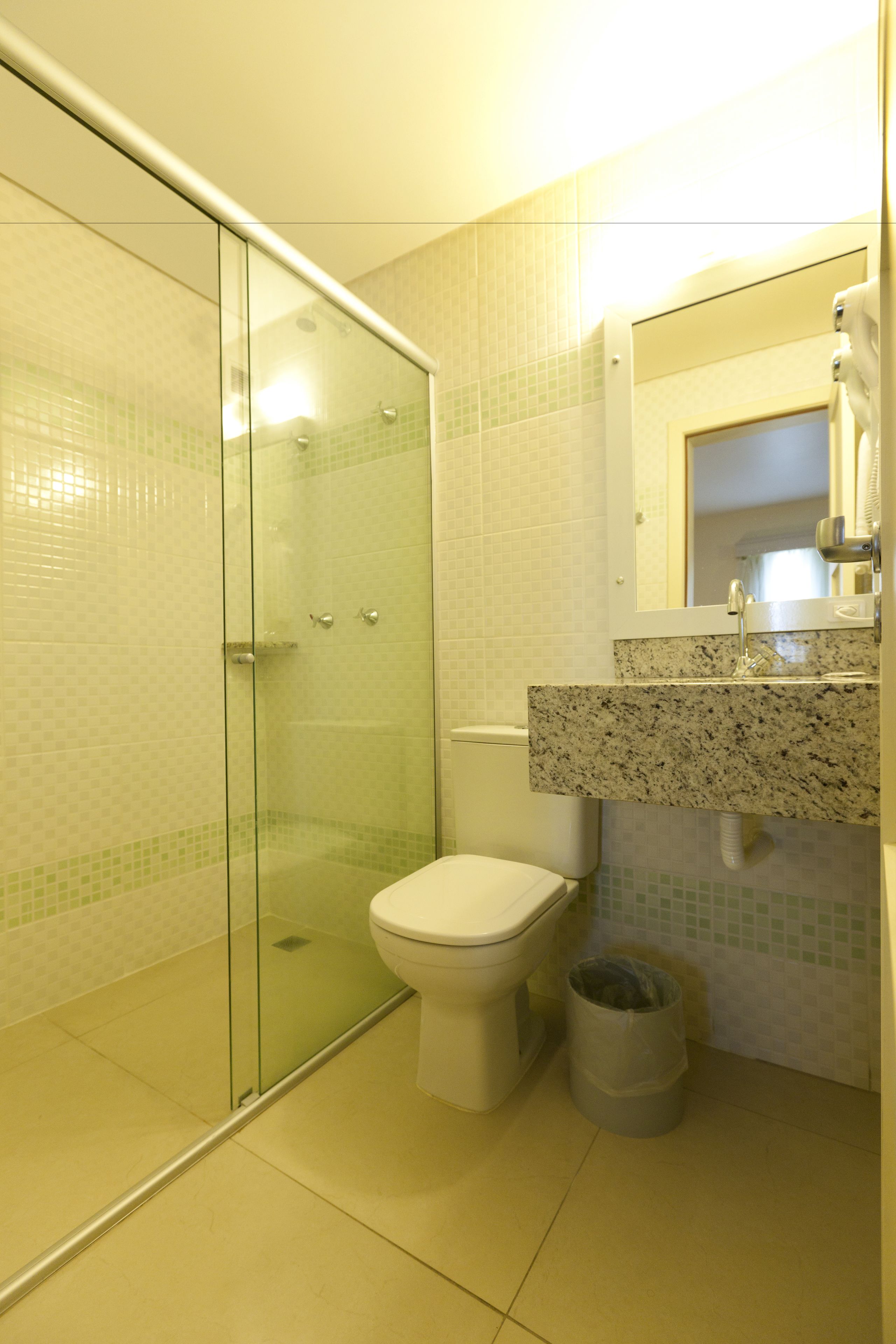 rainfall showerhead, hair dryer, towels