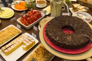 Tägliches inbegriffenes Frühstücksbuffet