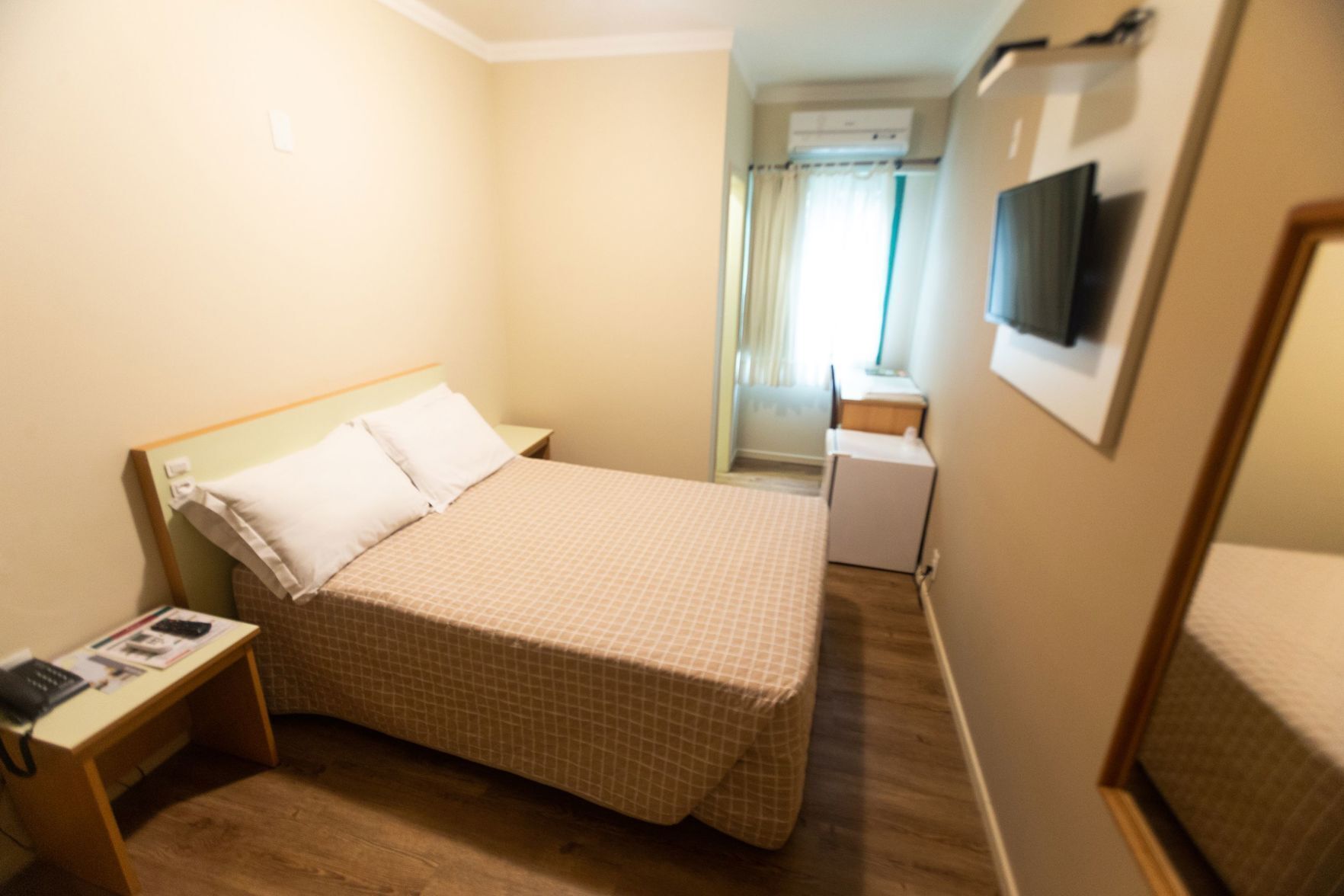 Desk, blackout drapes, free WiFi, bed sheets