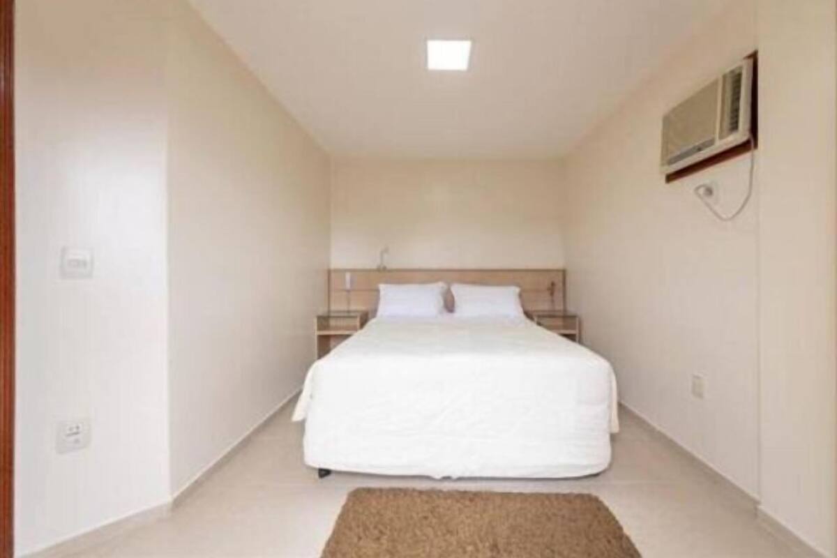 1 makuuhuone, minibaari, työpöytä, pimennysverhot