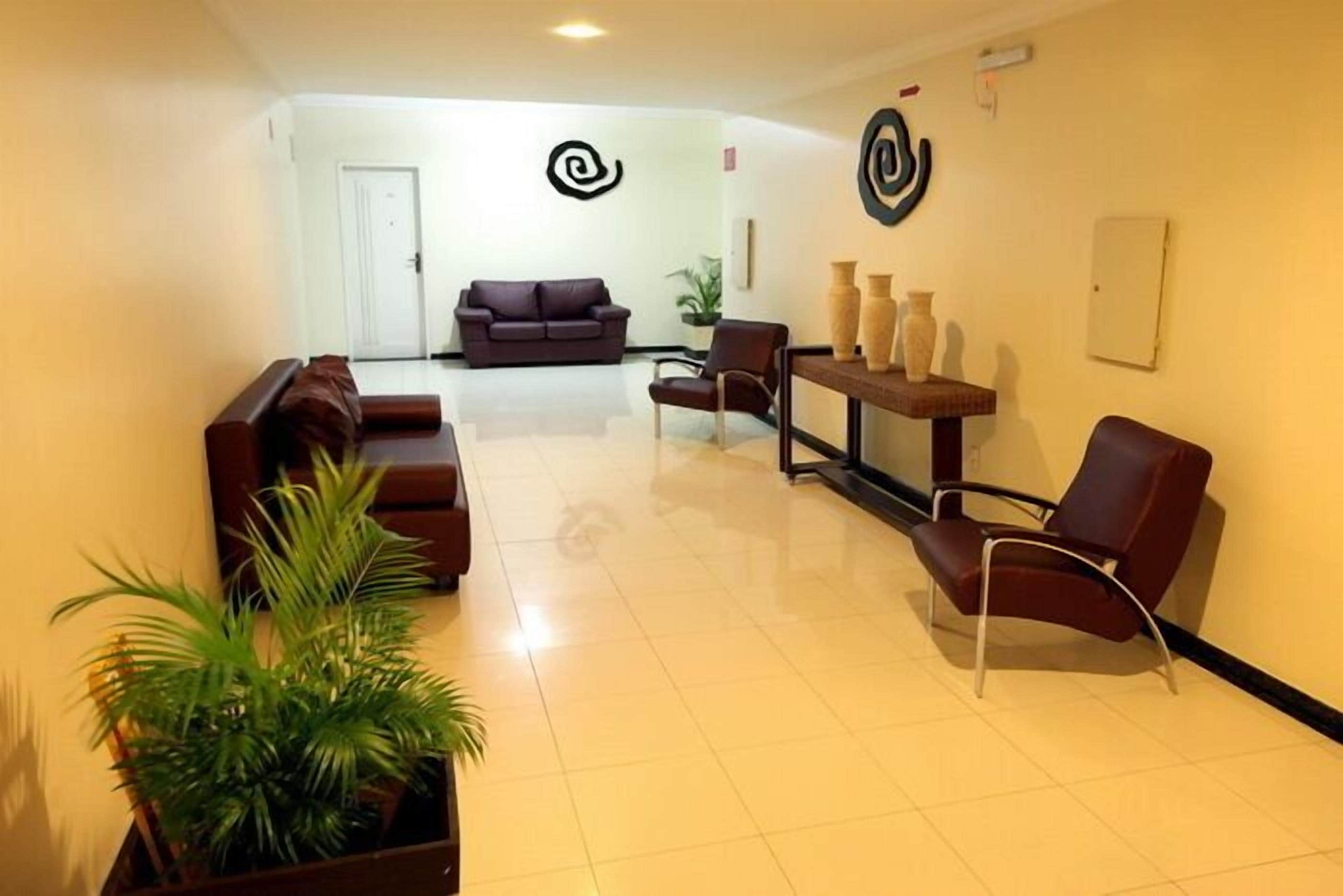 free daily cooked-to-order breakfast