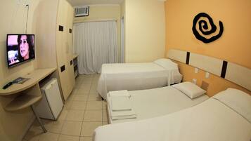 Cortinas blackout, Wi-Fi de cortesia, roupa de cama