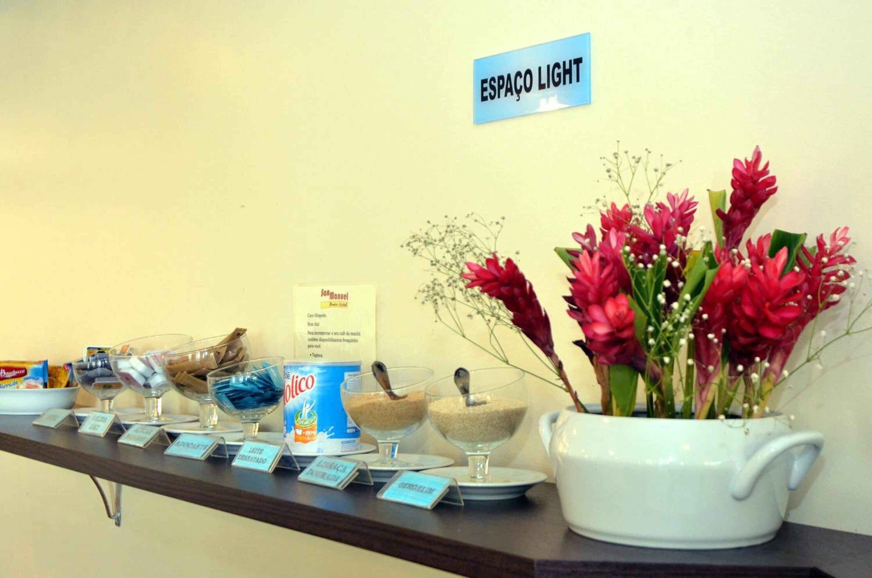 breakfast, lunch and dinner served