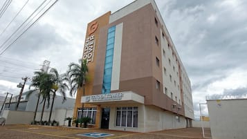 Fachada de la propiedad