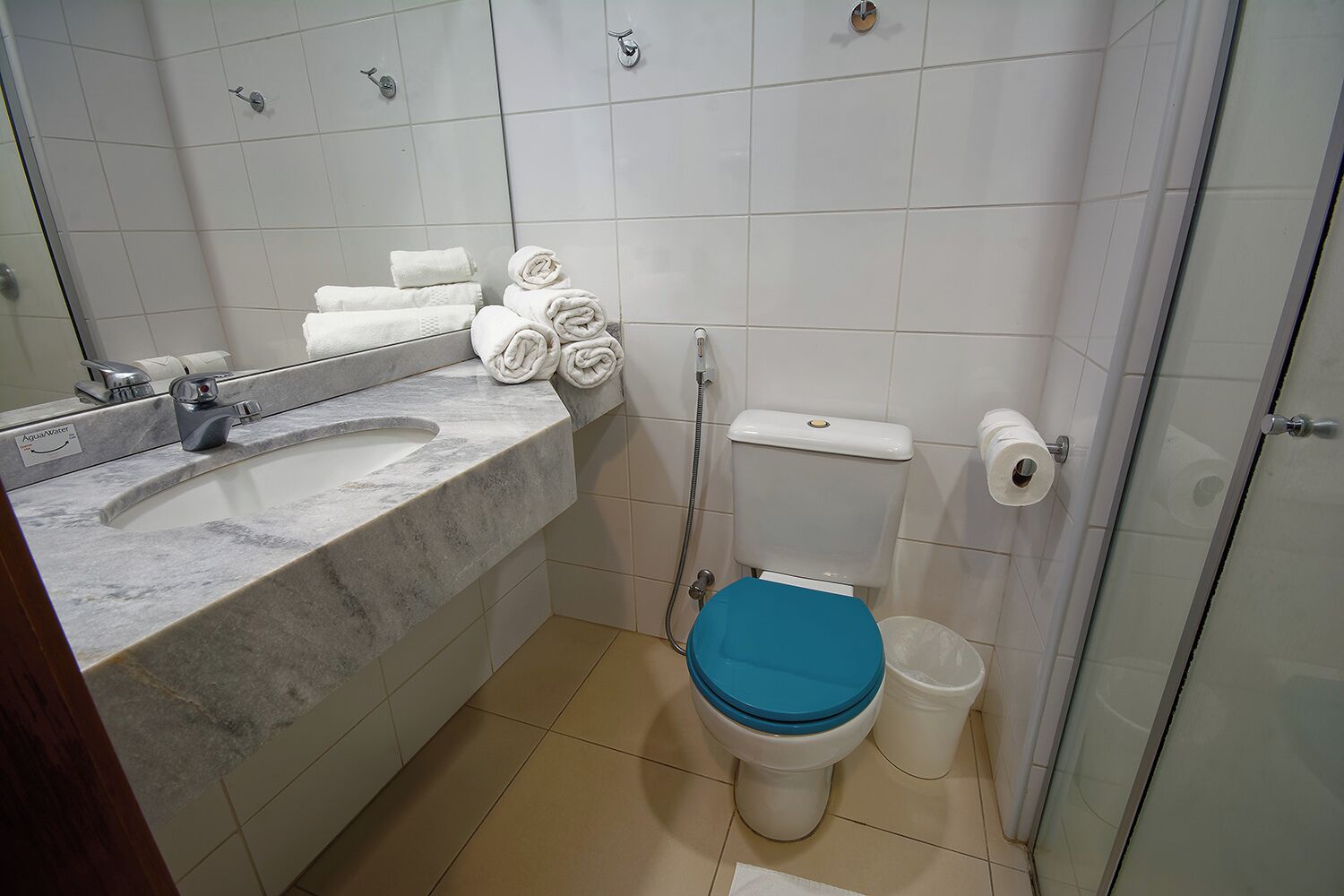 standard double | bathroom | free toiletries, towels