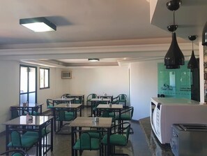 Free daily buffet breakfast - Flat Saint Paul Residence (Bauru)