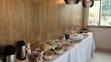 Free daily buffet breakfast