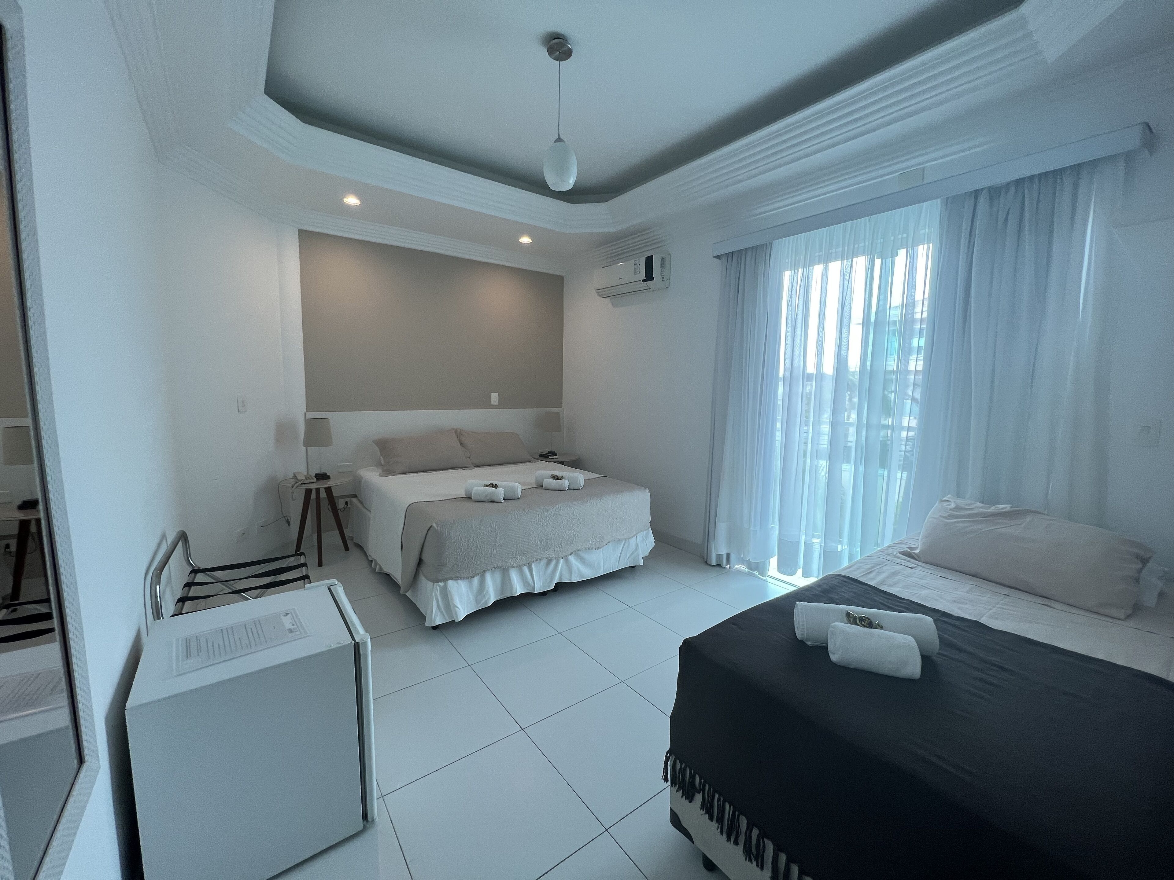 Minibar, decoración personalizada y muebles diferentes 