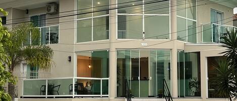 Façana frontal de l'allotjament