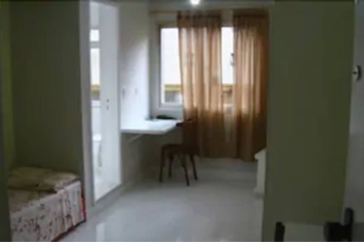 Minibar, free WiFi, bed sheets