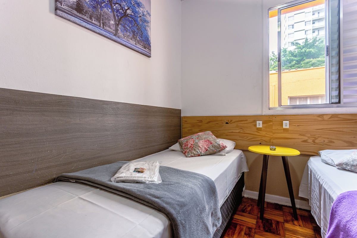 Iron/ironing board, free WiFi, bed sheets