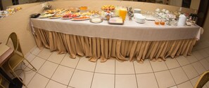Free daily buffet breakfast  - Hotel Casa Grande (Palmas)