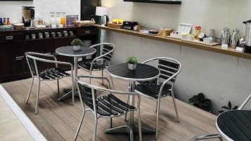 Desayuno continental incluido todos los días