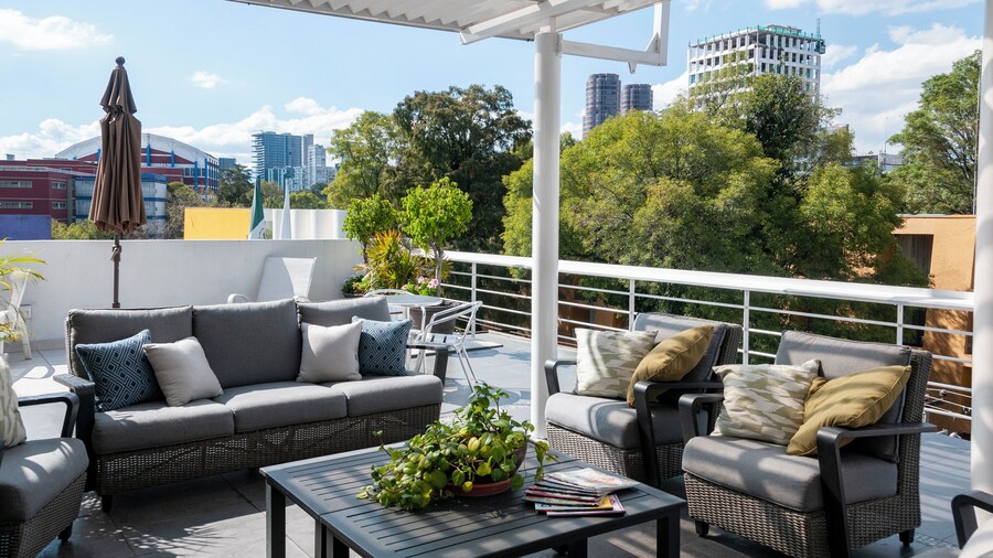 Lombardo Suites