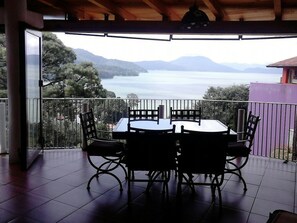 Se sirven desayunos, almuerzos, cenas y cocina regional