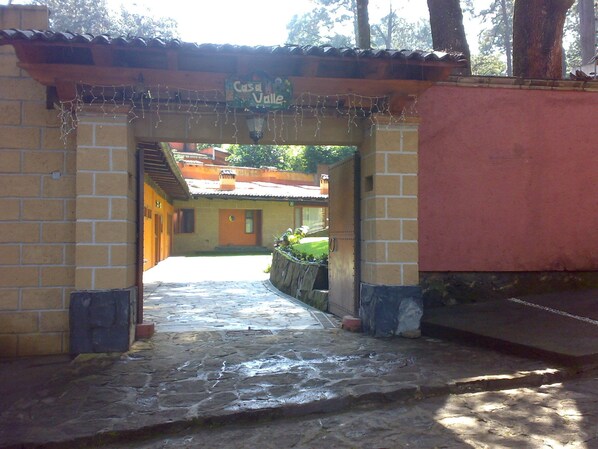 Front of property - Hotel Casa Valle (Valle de Bravo)