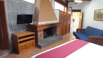 Habitación junior, 1 habitación | Tabla de planchar con plancha, wifi gratis y ropa de cama