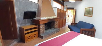 Junior Room, 1 Bedroom | Iron/ironing board, free WiFi, bed sheets