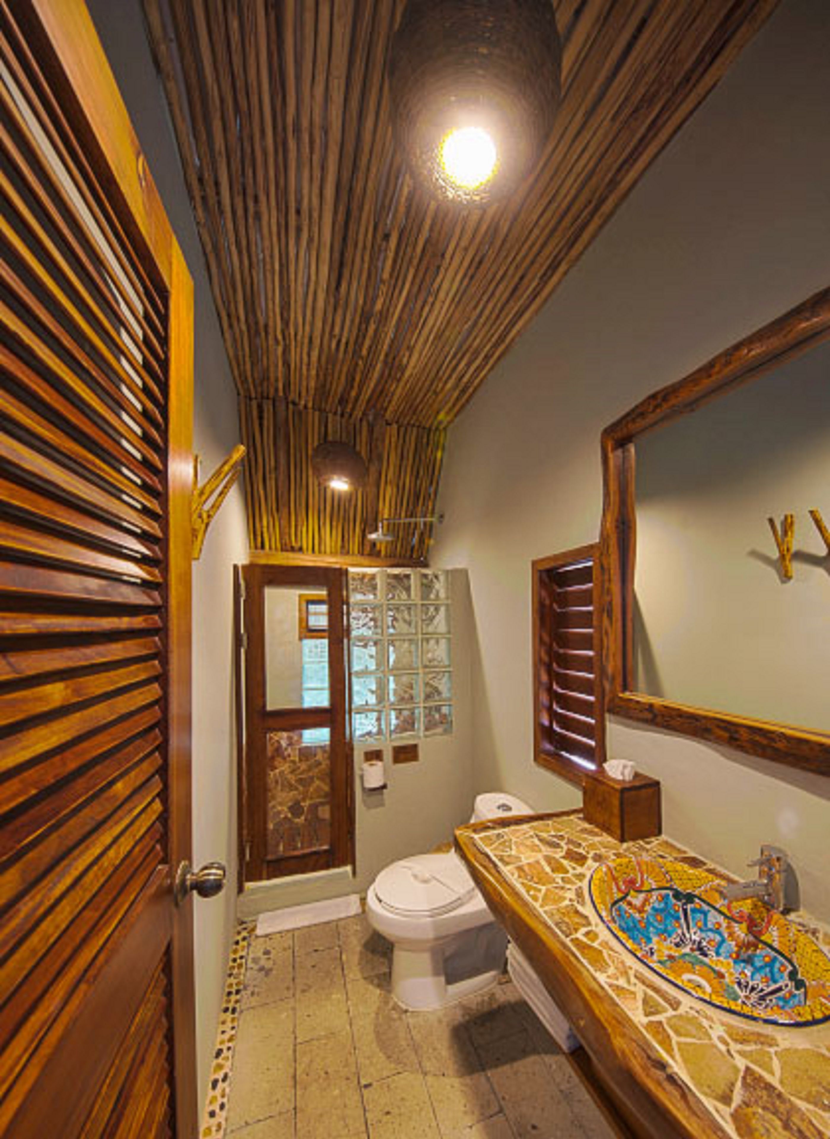 junior suite garden view top level | bathroom | shower, rainfall showerhead, free toiletries, hair dryer