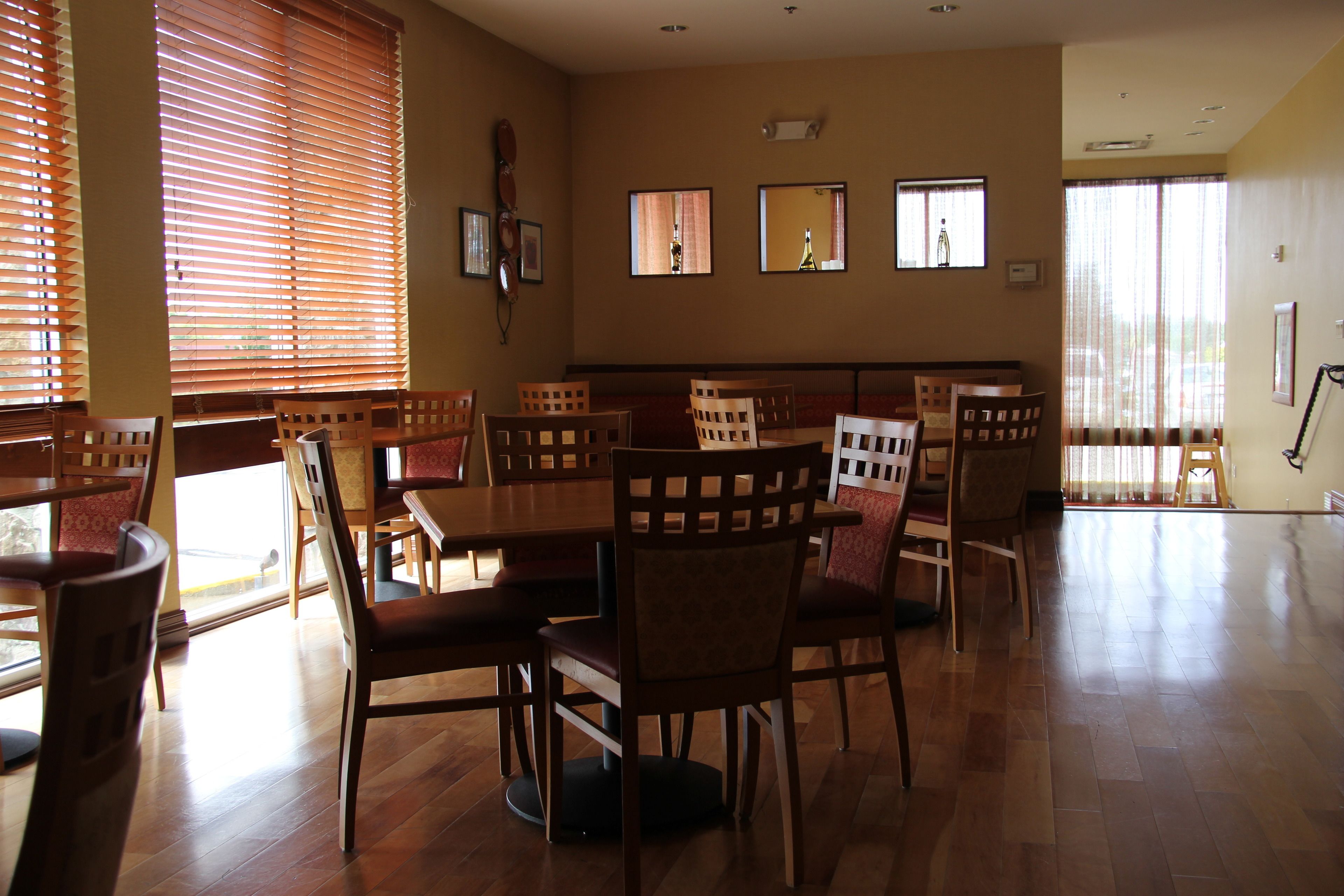 free daily continental breakfast