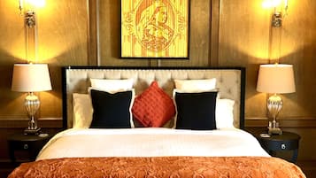 Signature Room, 1 King Bed, Fireplace, Marina View | Premium bedding, down comforters, pillowtop beds, individually decorated