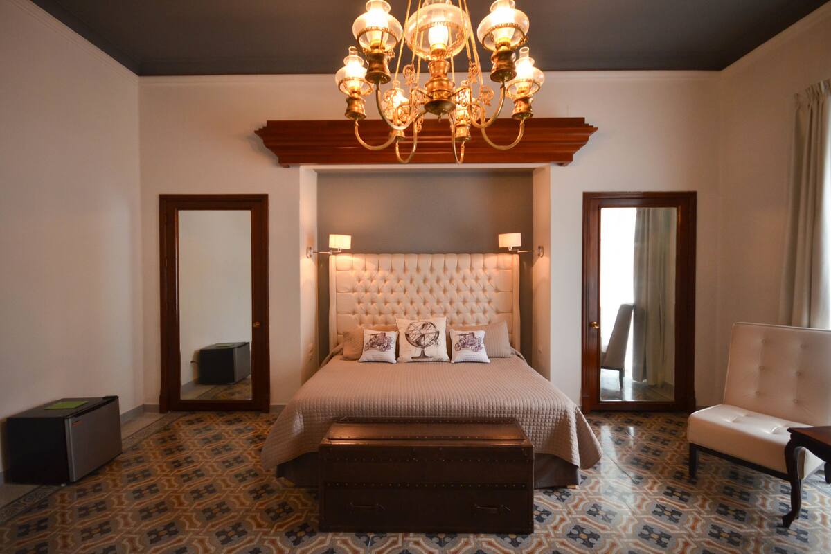 Grand Suite | Frette Italian sheets, premium bedding, down comforters, pillowtop beds