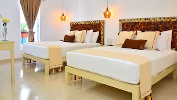 Premium Double Suite | Premium bedding, down comforters, pillowtop beds, minibar