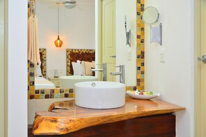 Premium Double Suite | Luxe beddengoed, donzen dekbedden, pillowtop-bedden, een minibar