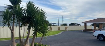 Quays Motel San Remo