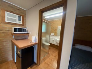 Deluxe Family Room | Private kitchenette