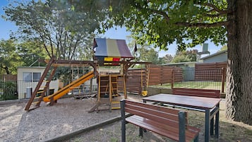 Área de juegos infantiles al aire libre