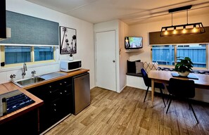 Cabaña estándar, 2 habitaciones | Decoración personalizada, muebles diferentes y wifi gratis 