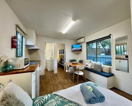 One Bedroom Cabin with Separate Bedroom (1 Bunk Bed). Kanasta Caravan Park