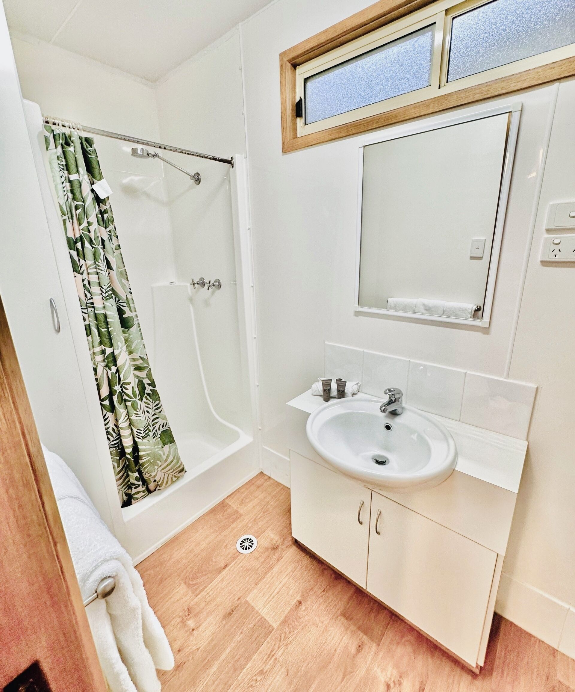 One Bedroom Cabin | Bathroom | Free toiletries, hair dryer, towels, toilet paper