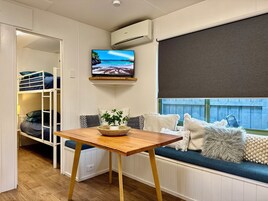 特色装修、特色家居、免费 WiFi、床单